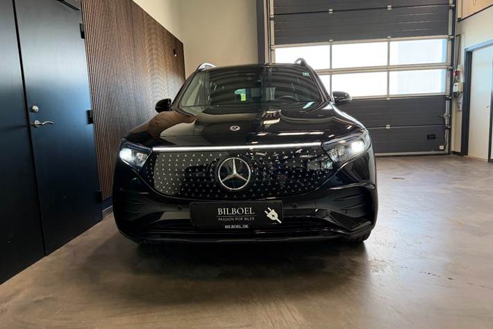 Sort Mercedes EQB250+ fra 2025