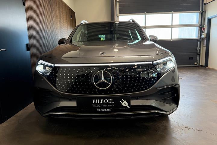 Grå Mercedes EQB250+ fra 2025