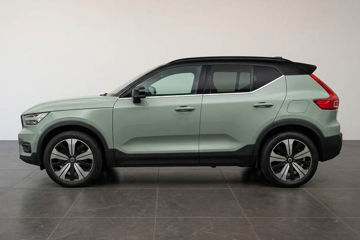 Grøn Volvo XC40 fra 2023