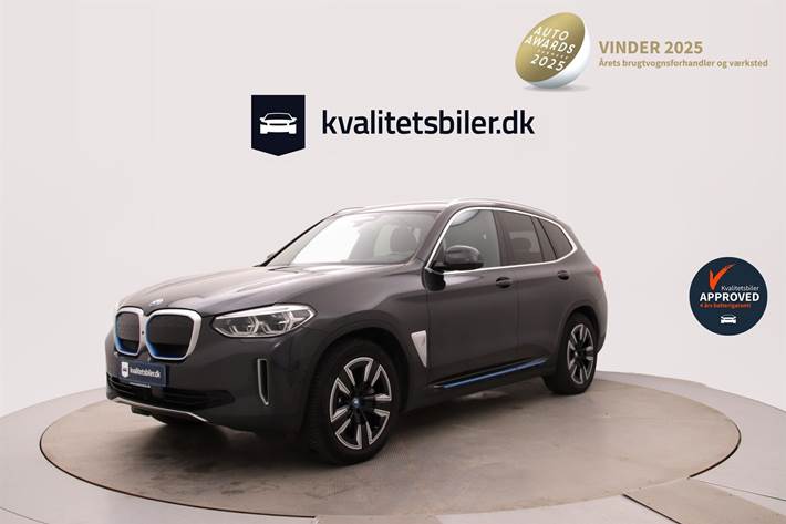 Grå BMW iX3 fra 2021
