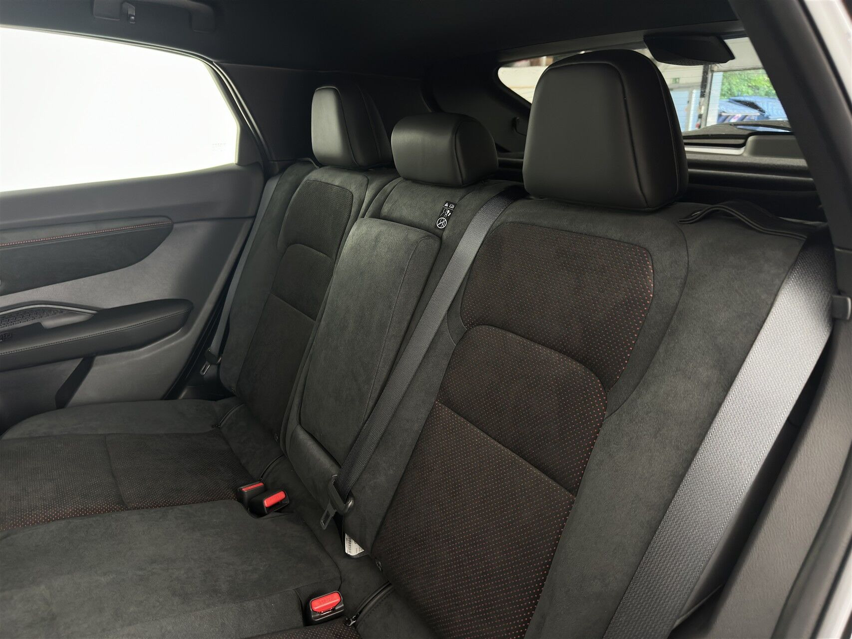 Sort Nissan Ariya fra 2026