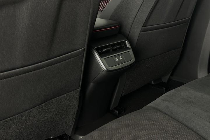 Sort Nissan Ariya fra 2026