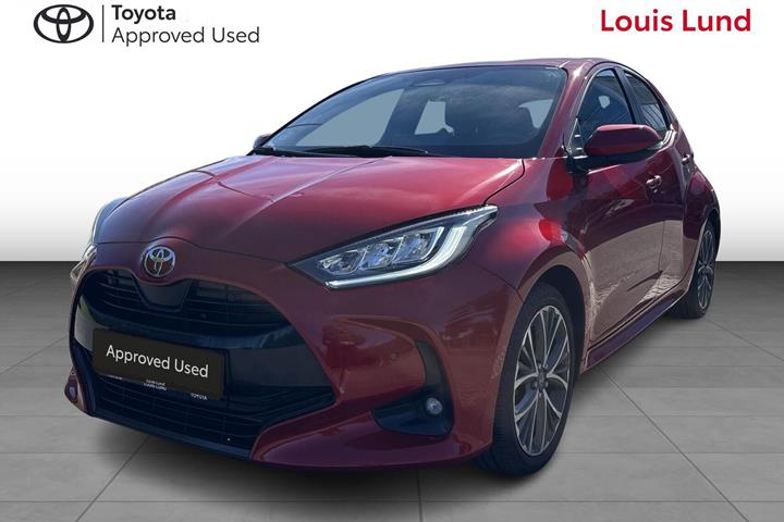 Rød Toyota Yaris fra 2024 set udefra