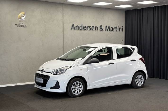 Sølv Hyundai i10 fra 2017