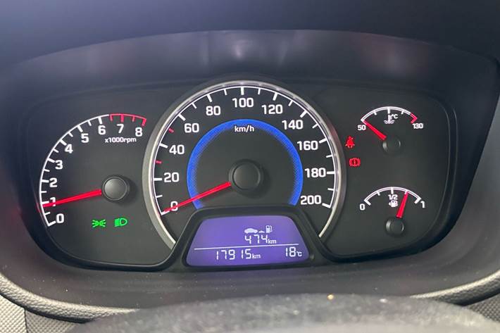 Sølv Hyundai i10 fra 2017