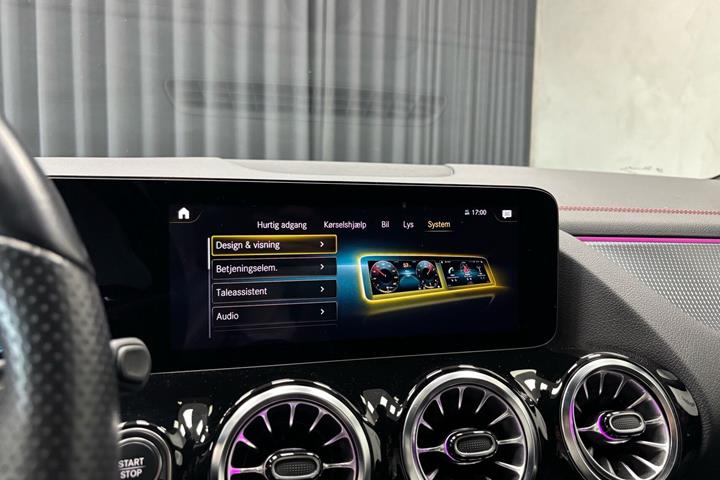 Sort Mercedes EQA 300 fra 2023