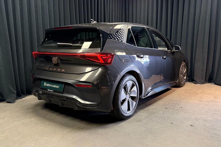 Grå Cupra Born fra 2023