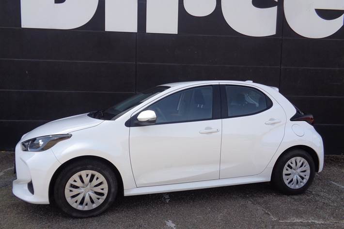 Hvid Mazda 2 fra 2023