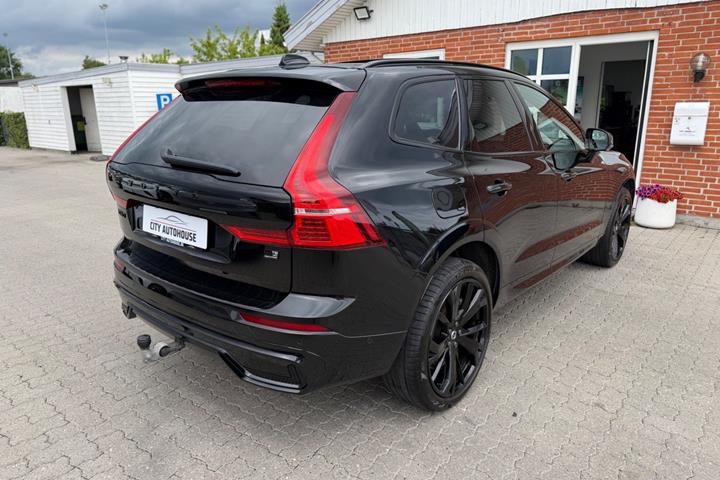 Sort Volvo XC60 fra 2024