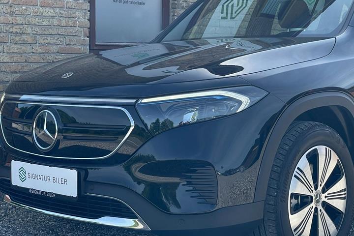 Sort Mercedes EQB250+ fra 2024
