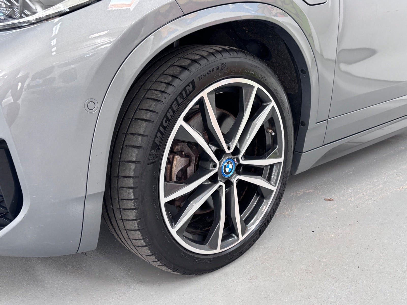 Grå BMW X2 fra 2023