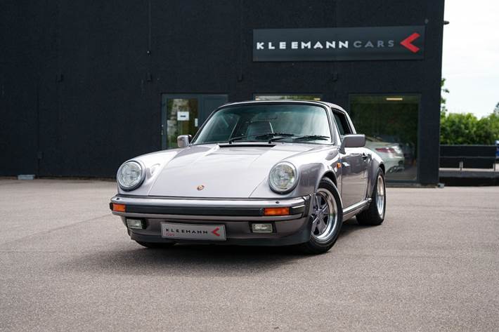 Grå Porsche 911 fra 1988