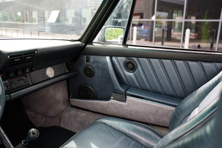Grå Porsche 911 fra 1988
