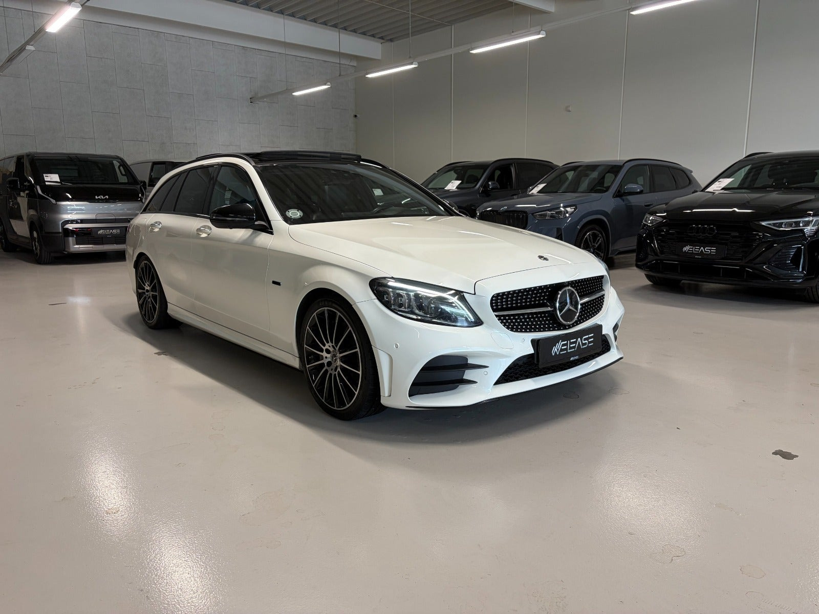 Hvid Mercedes C300 de fra 2019