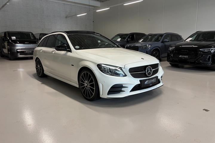 Hvid Mercedes C300 de fra 2019