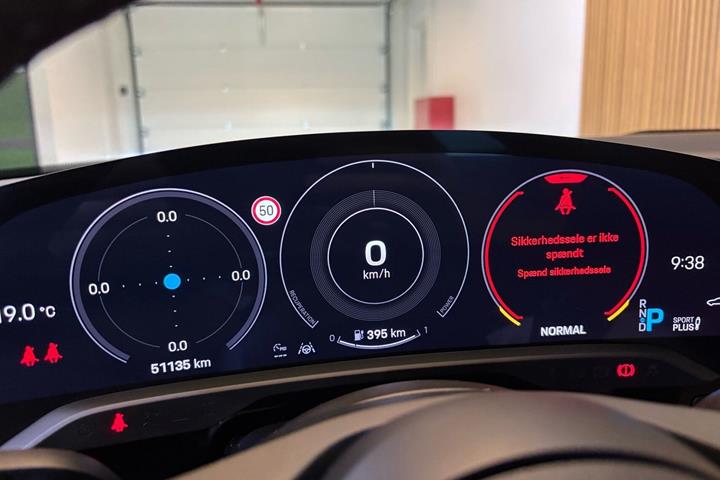 Sort Porsche Taycan fra 2023