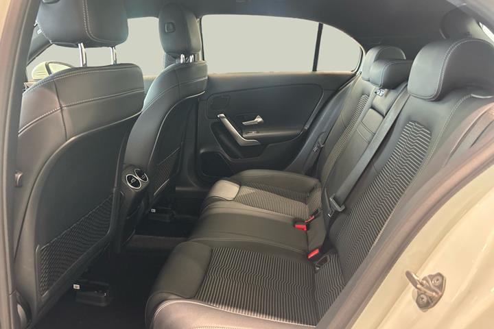 Hvid Mercedes A220 fra 2018 set indefra
