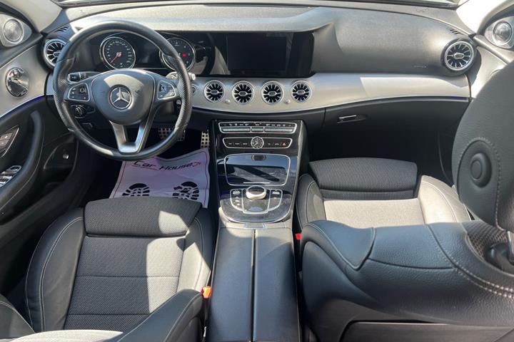 Sort Mercedes E220 d fra 2017