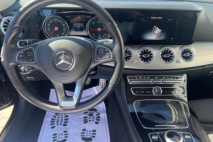 Sort Mercedes E220 d fra 2017