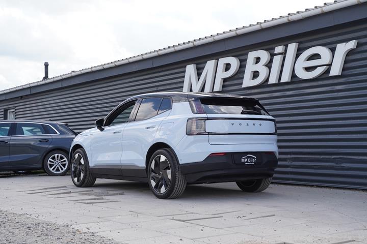 Blå Volvo EX30 fra 2025
