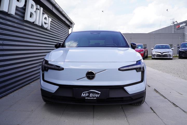 Blå Volvo EX30 fra 2025