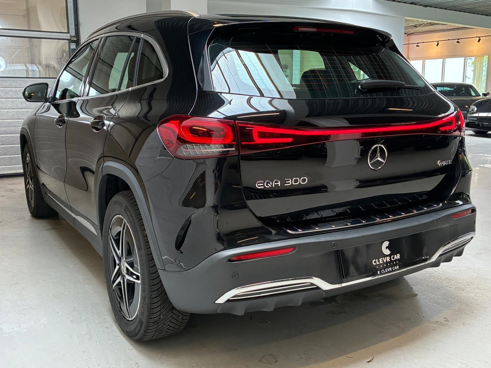 Sort Mercedes EQA300 fra 2023