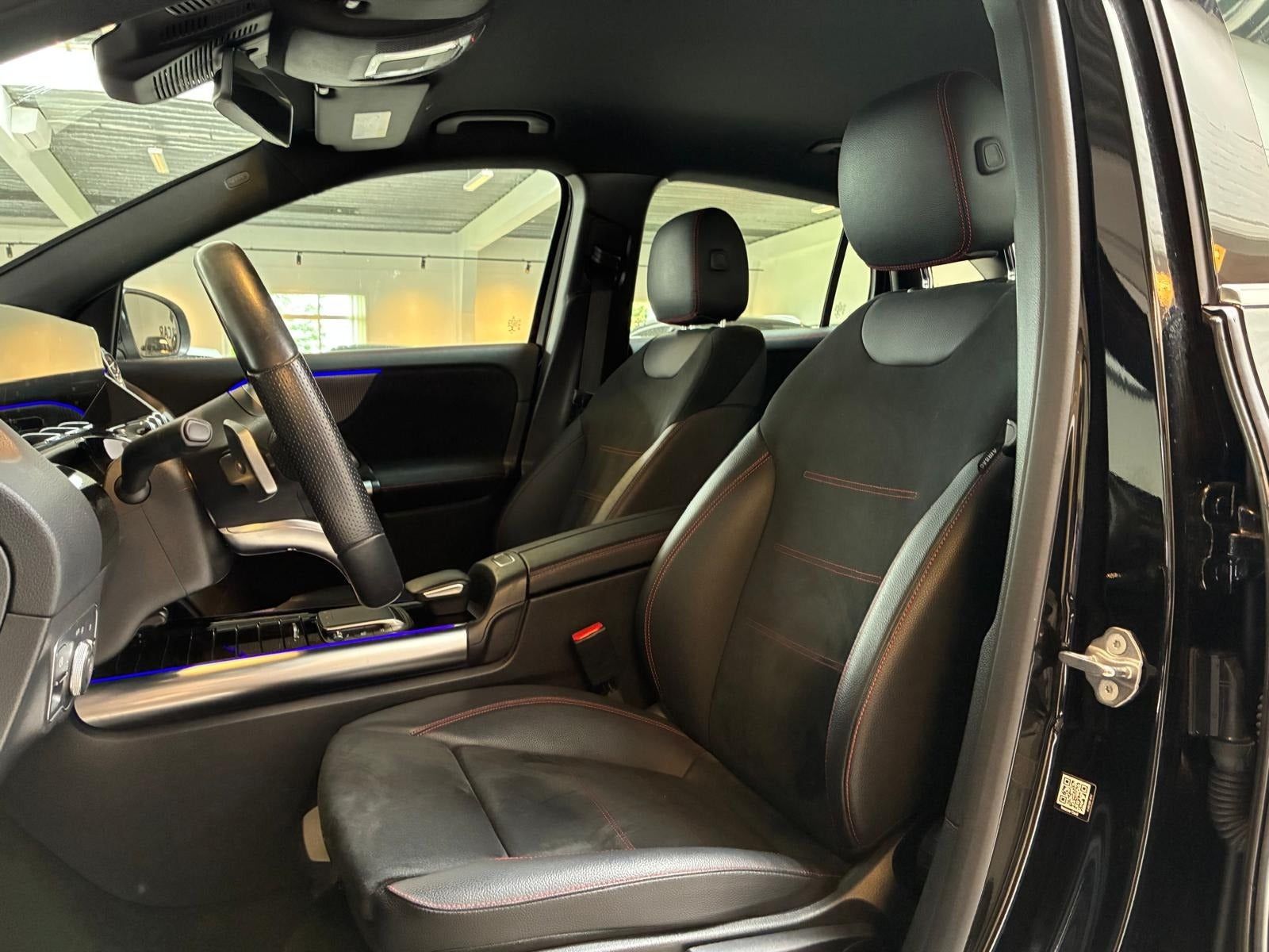 Sort Mercedes EQA300 fra 2023