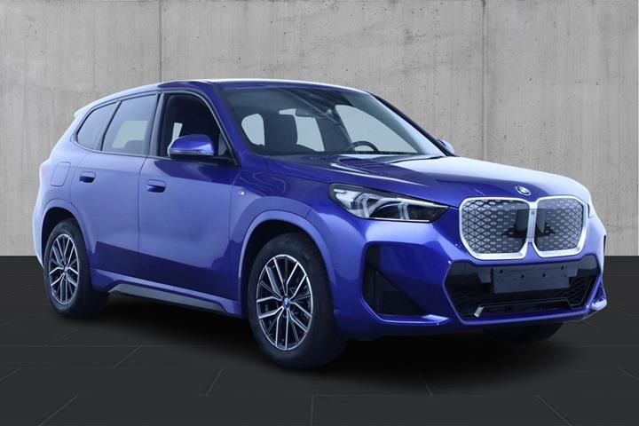 Blå BMW iX1 fra 2023