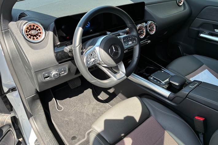 Hvid Mercedes EQA250 fra 2022