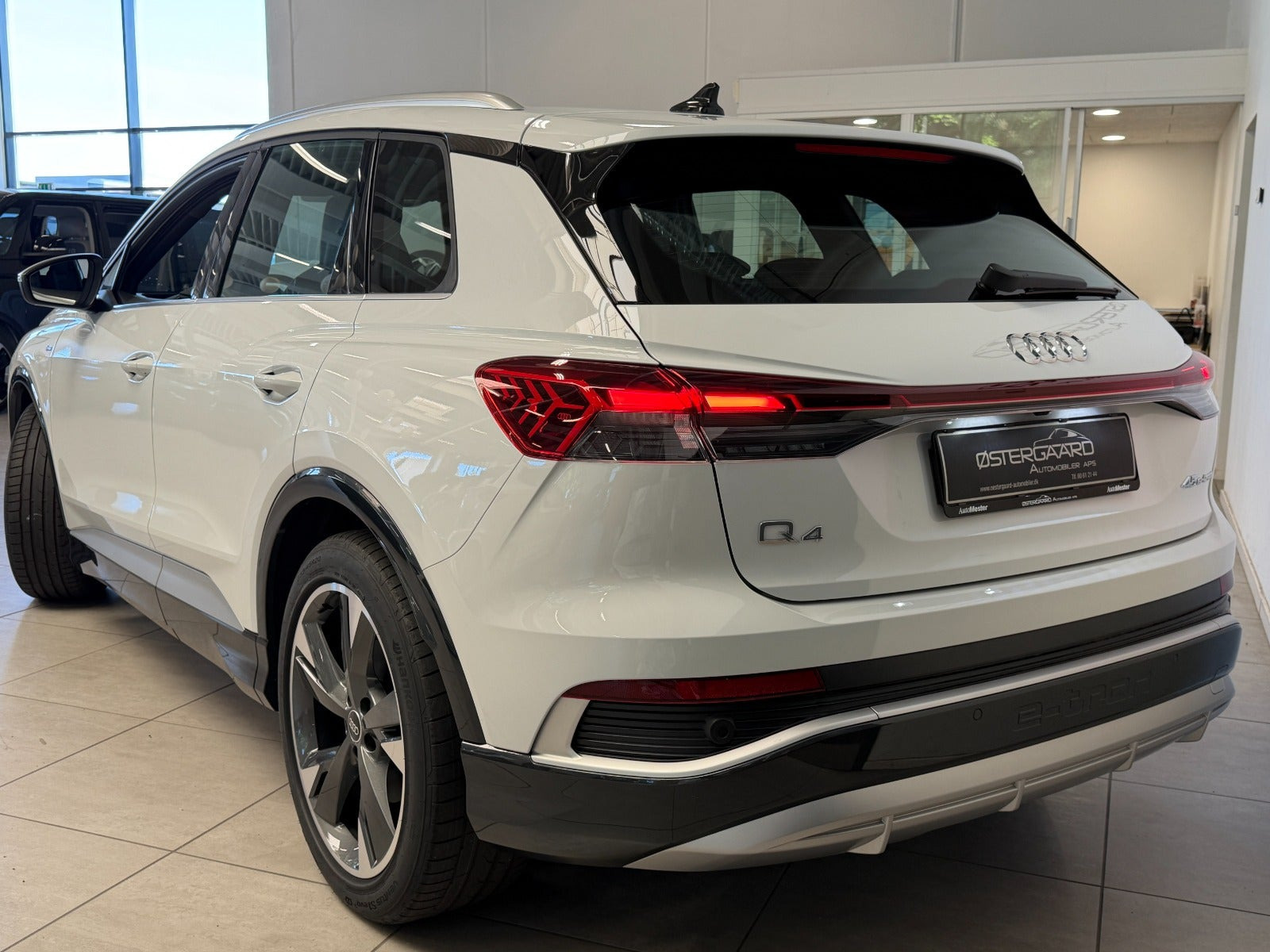 Hvid Audi Q4 e-tron fra 2026
