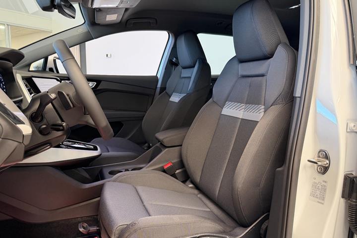 Hvid Audi Q4 e-tron fra 2026