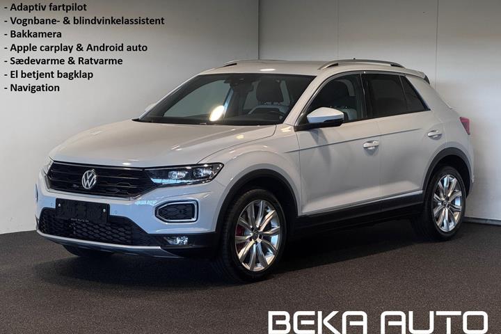 Hvid VW T-Roc fra 2019 set udefra