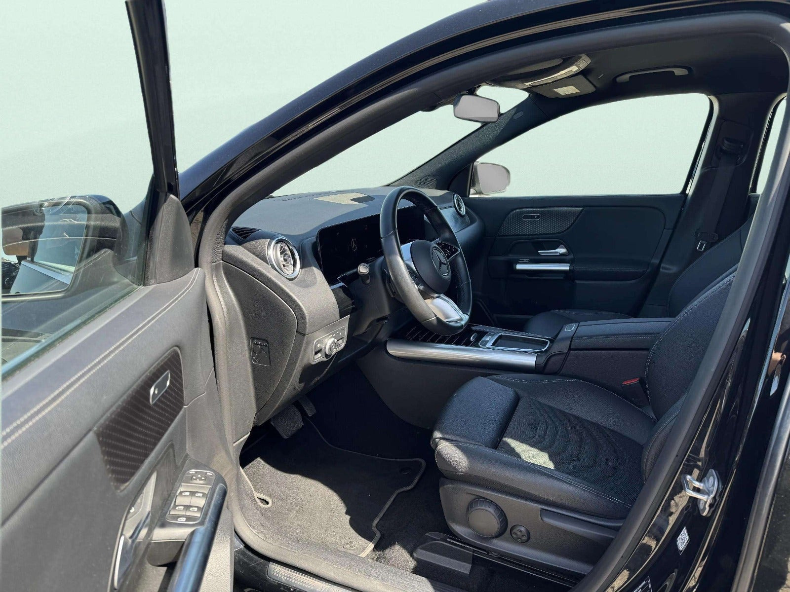 Sort Mercedes EQA250+ fra 2024