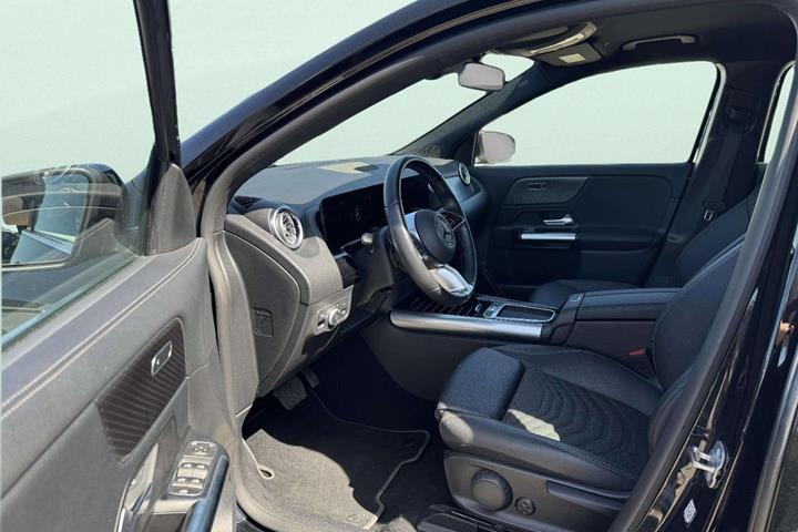 Sort Mercedes EQA250+ fra 2024