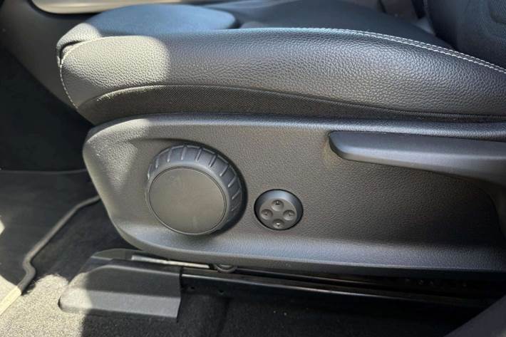 Sort Mercedes EQA250+ fra 2024