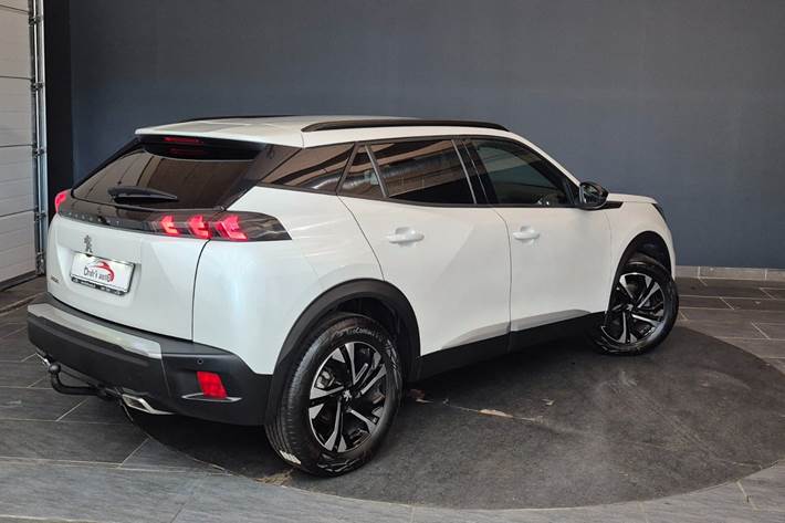 Hvid Peugeot 2008 fra 2023