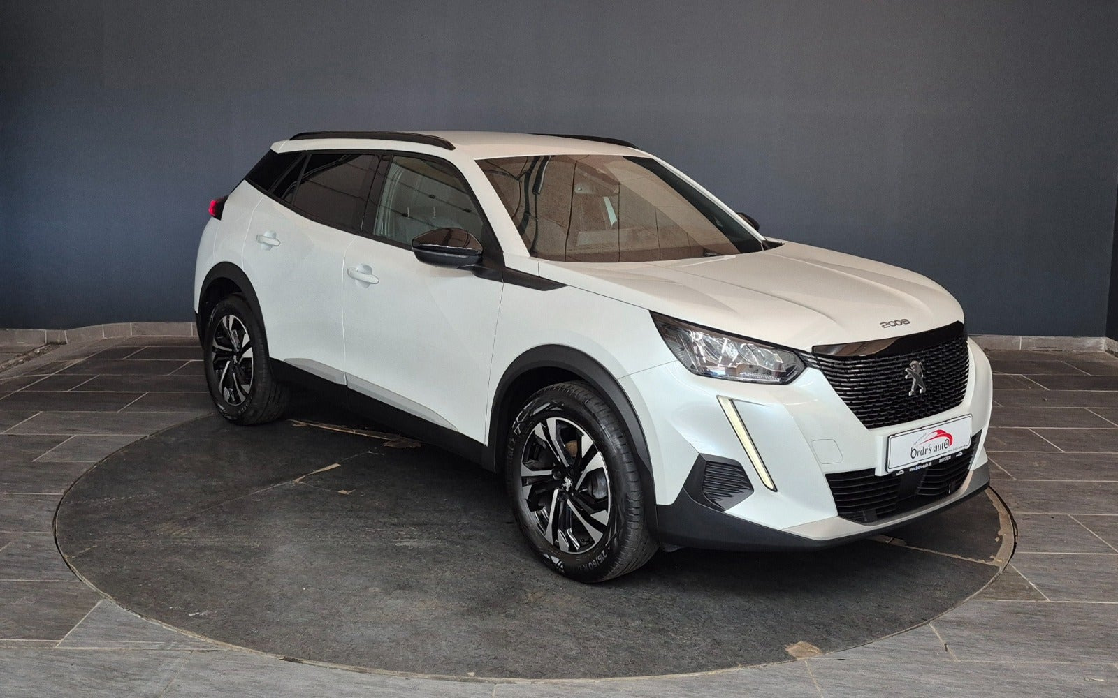 Hvid Peugeot 2008 fra 2023