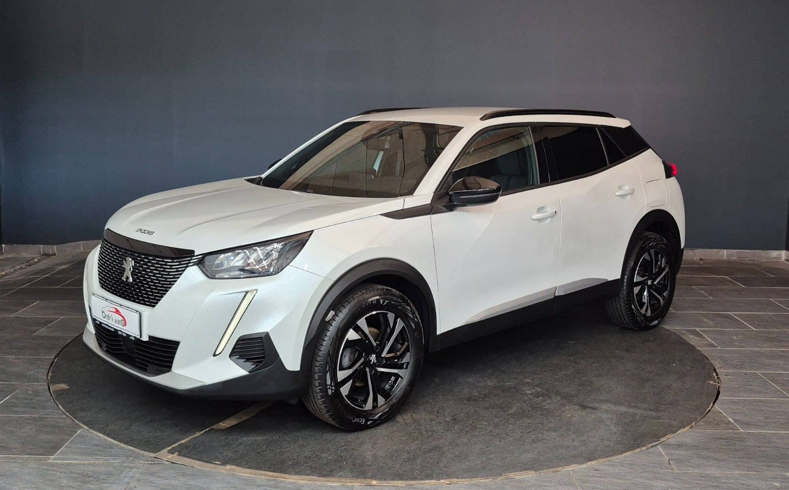 Hvid Peugeot 2008 fra 2023