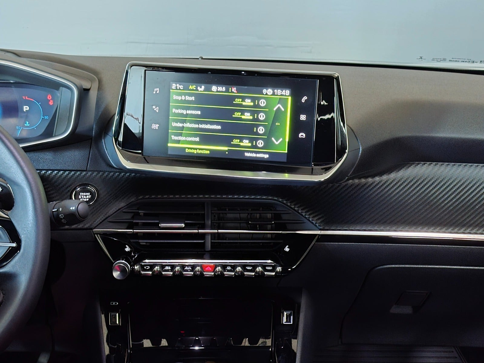 Hvid Peugeot 2008 fra 2023