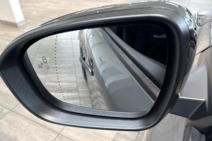 Grå Renault Megane E-Tech fra 2025