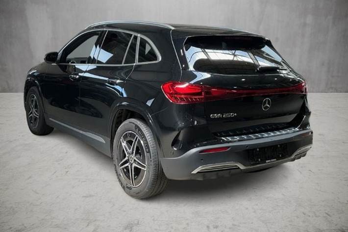 Sort Mercedes EQA250+ fra 2024