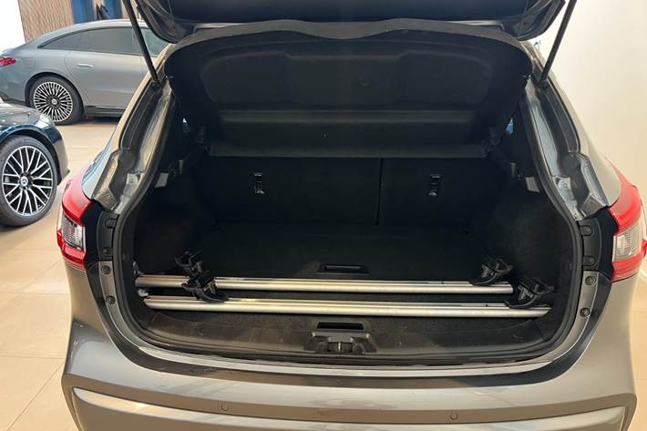 Grå Nissan Qashqai fra 2019
