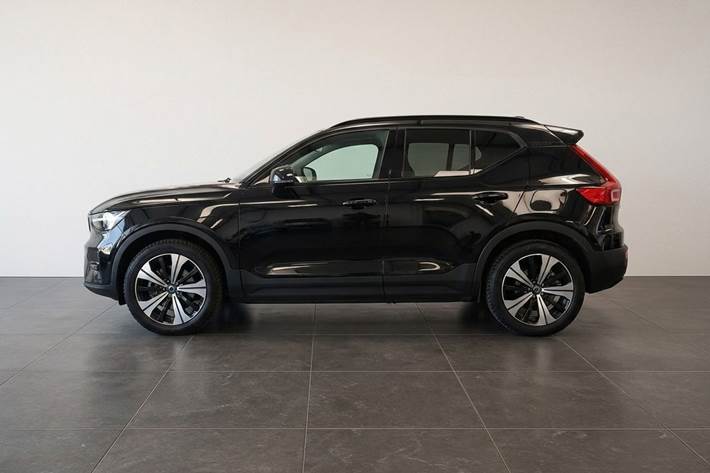 Sort Volvo XC40 fra 2023