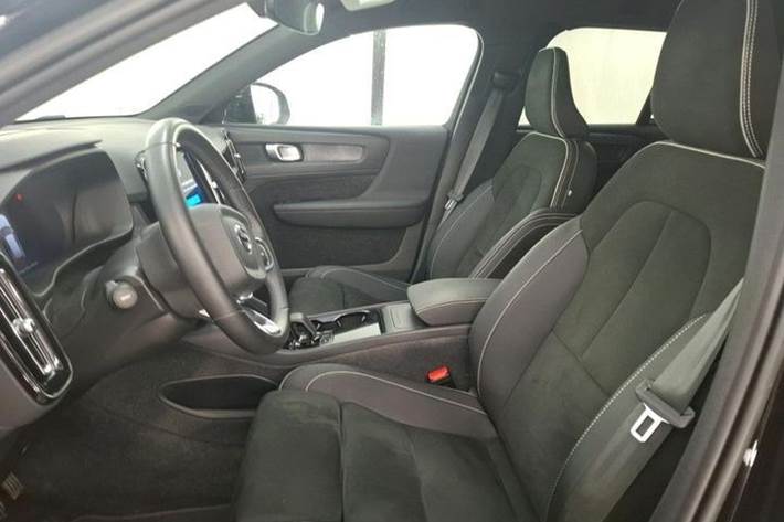 Sort Volvo XC40 fra 2023