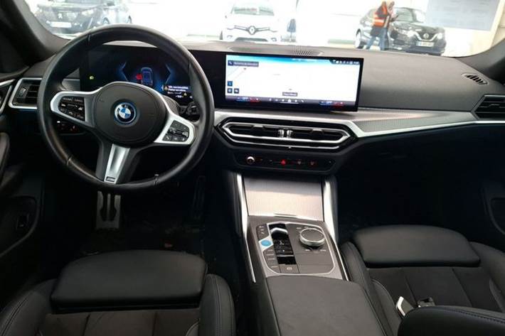 Sort BMW i4 fra 2023