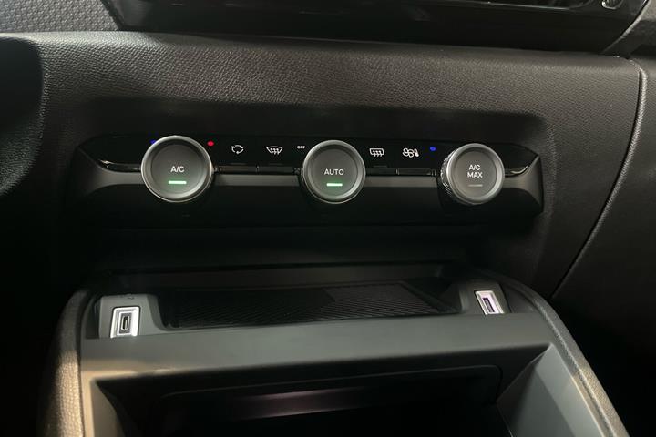 Blå Citroën ë-C4 X fra 2025