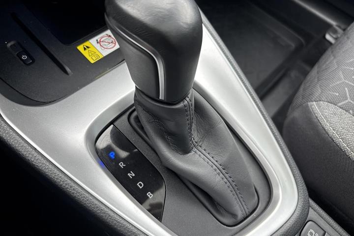 Rød Toyota Yaris Cross fra 2022