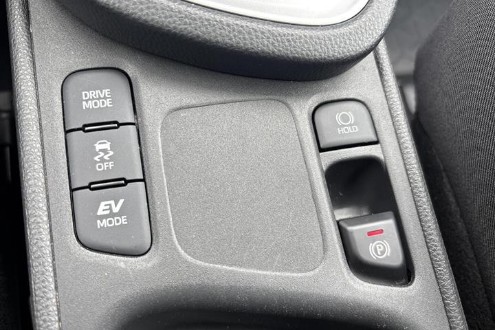 Rød Toyota Yaris Cross fra 2022