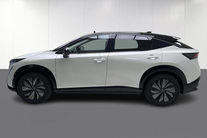Hvid Nissan Ariya fra 2026 set udefra