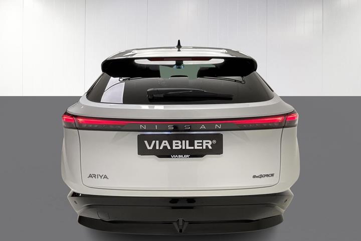 Hvid Nissan Ariya fra 2026